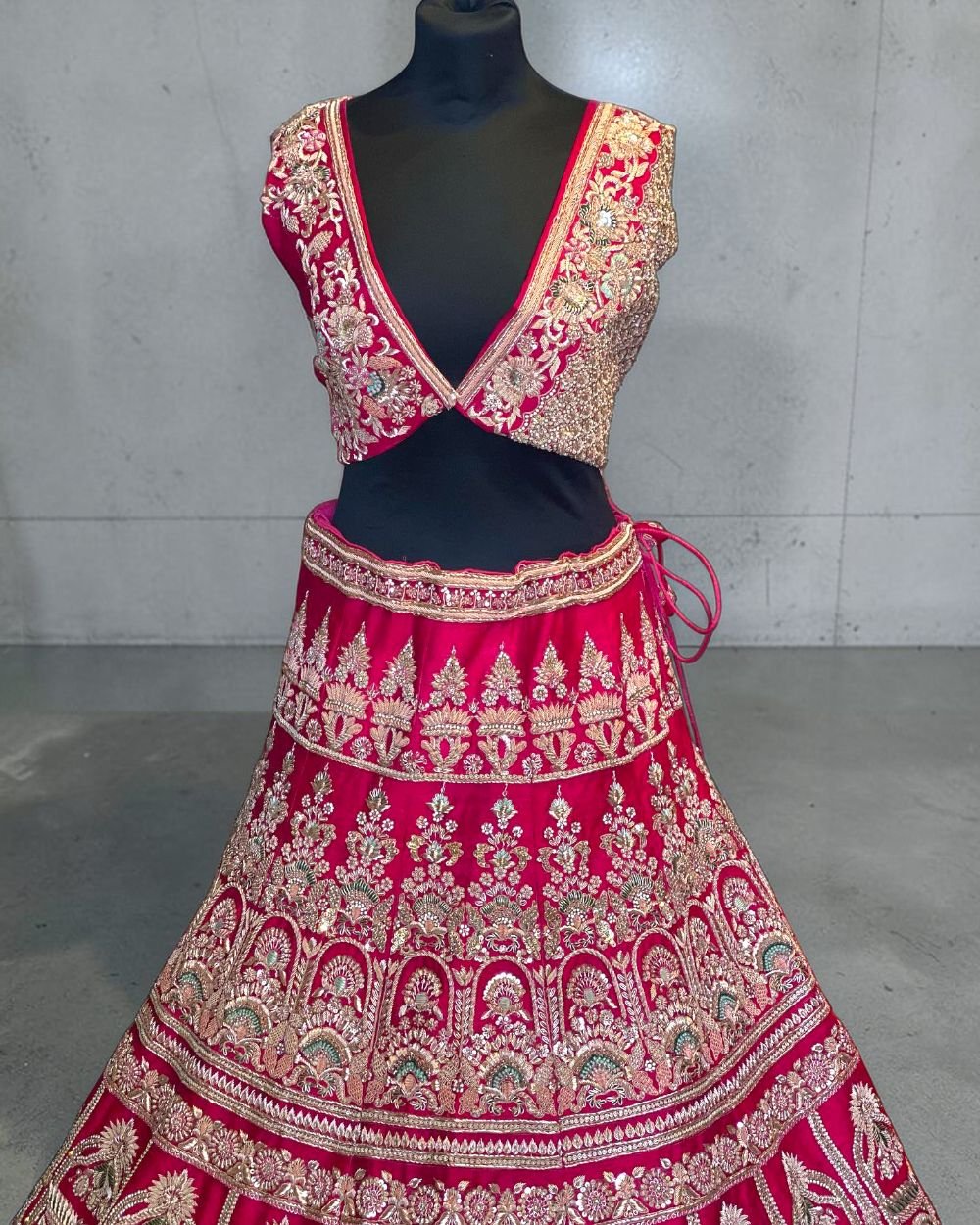 Obmre Silk Hand Emblished Designer Lehenga Choli Set (Copy) (Copy) (Copy) (Copy) (Copy) (Copy)