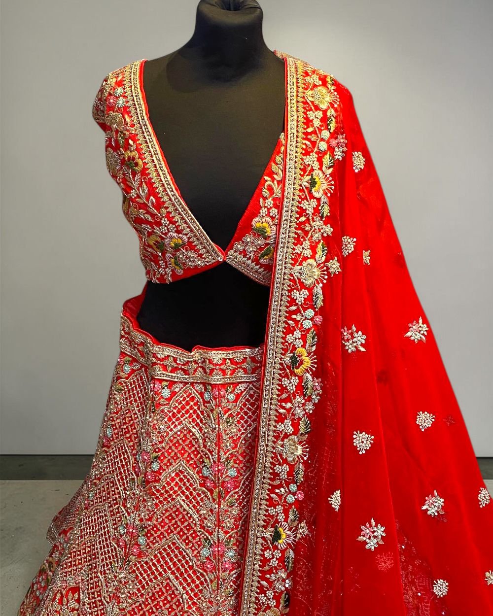 Obmre Silk Hand Emblished Designer Lehenga Choli Set (Copy) (Copy) (Copy) (Copy) (Copy)