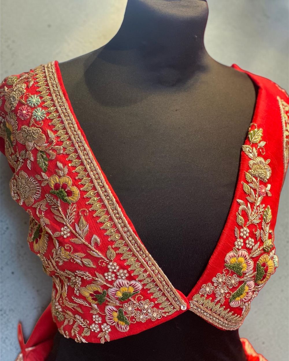 Obmre Silk Hand Emblished Designer Lehenga Choli Set (Copy) (Copy) (Copy) (Copy) (Copy)
